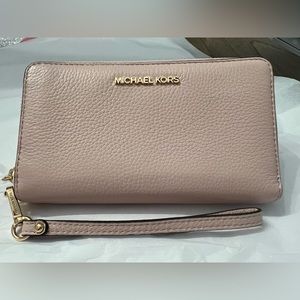 NWT Michael Kors Jet Set Travel LG Phone CasePowder Blush Leather